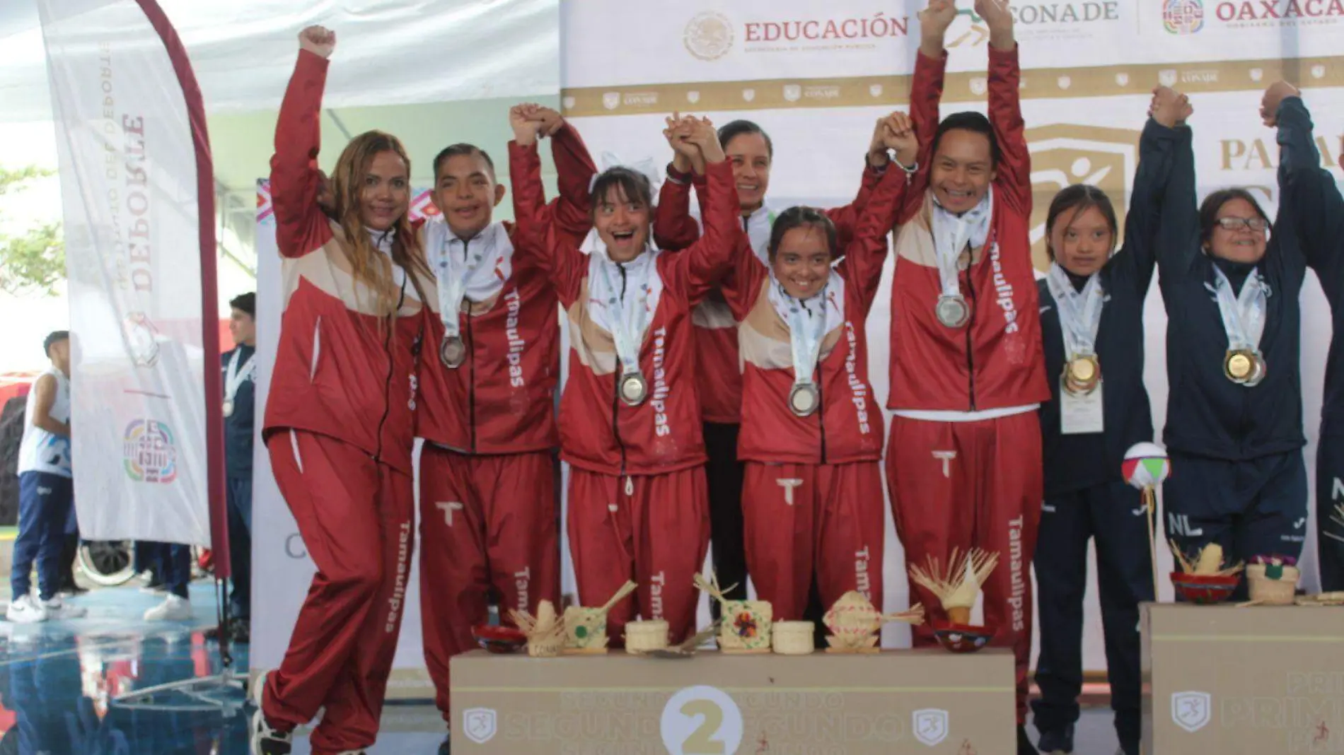 Orgullosos con sus medallas